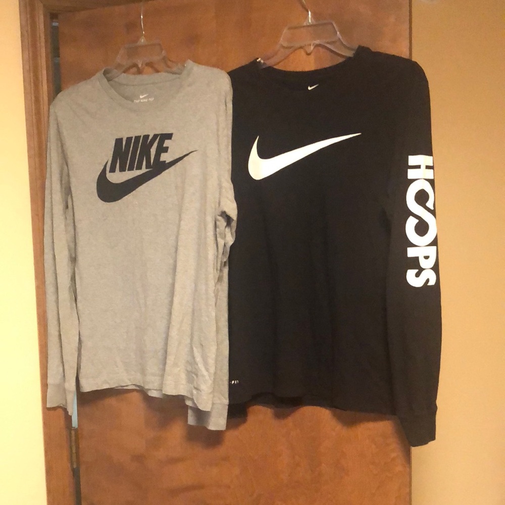 Men’s Nike Long Sleeve T-Shirts- Medium